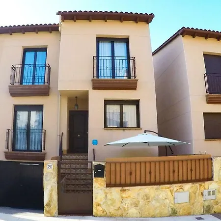 Casa En El Valle Del Tietar 펜션